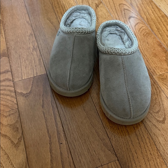 Ugg Tasman - Picture 1 of 5